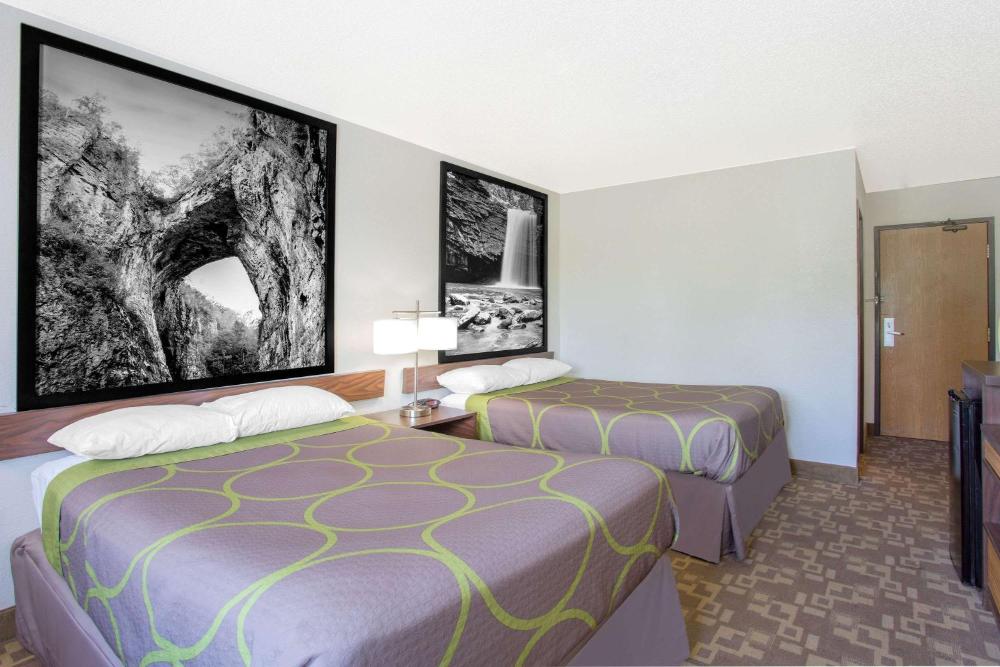 Deluxe Double Room with Two Double Beds - Non-Smoking interior